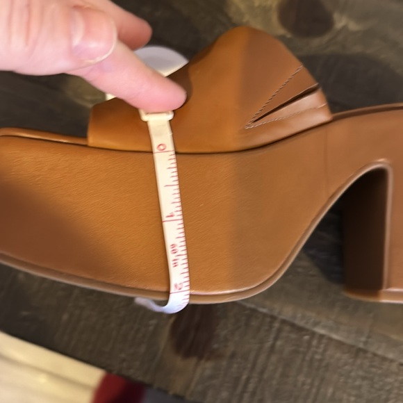 Leather platform sandals - Picture 5 of 6